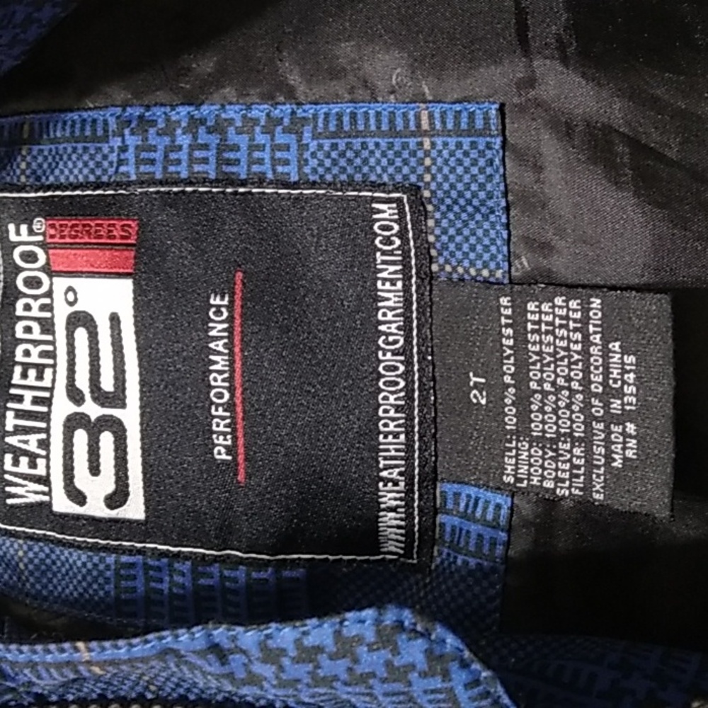 Weatherproof 32 Degrees Performance Kid's Jacket - Picture 4 of 4